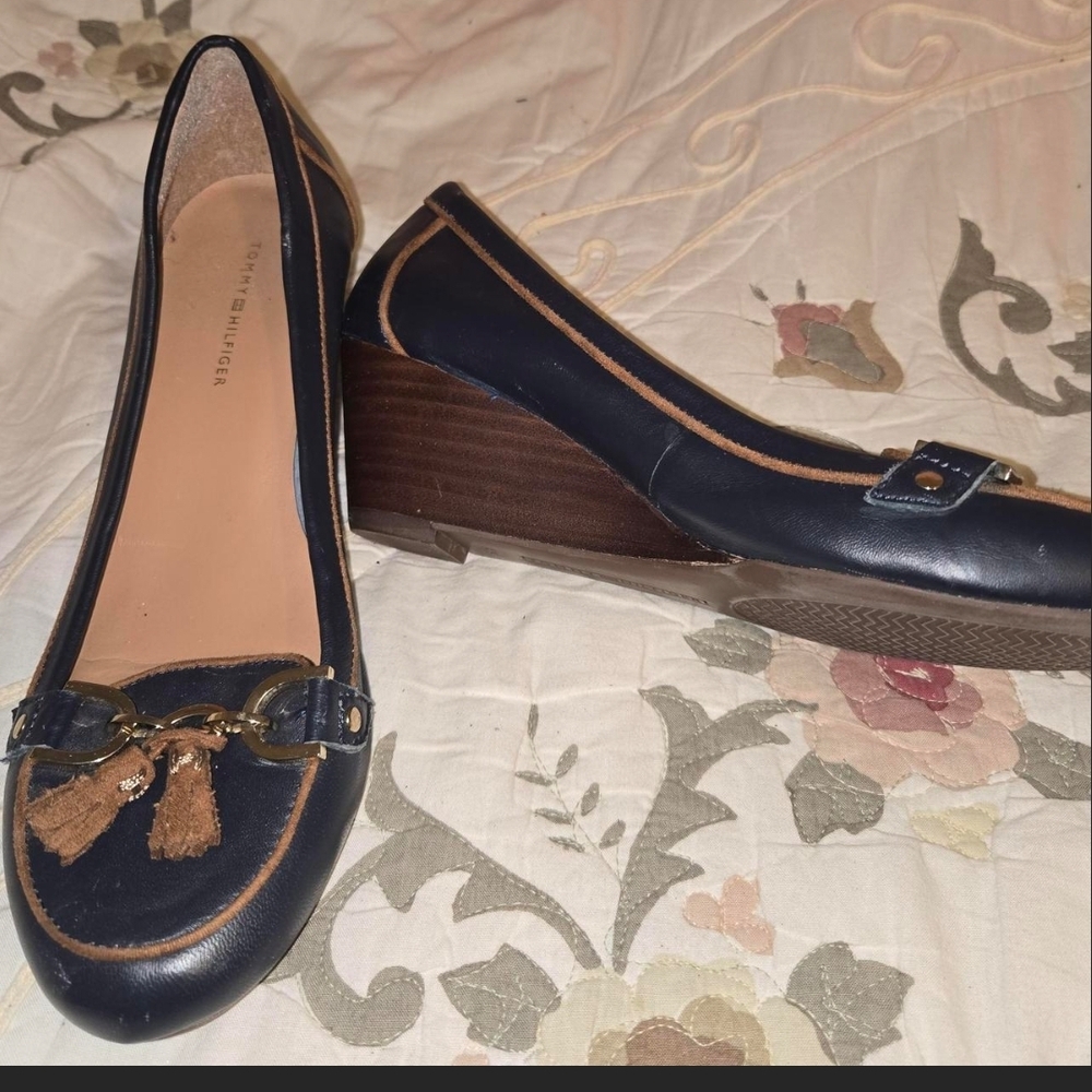 Tommy Hilfiger Navy and Tan Leather Wedge Loafers